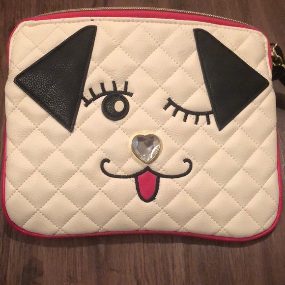 Betsey Johnson Woof Winky Dog Wristlet - Picture 2 of 15